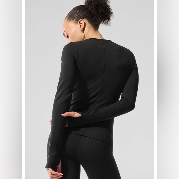Alo Yoga Airbrush Warm Nocturne Long Sleeve in black - Picture 8 of 15